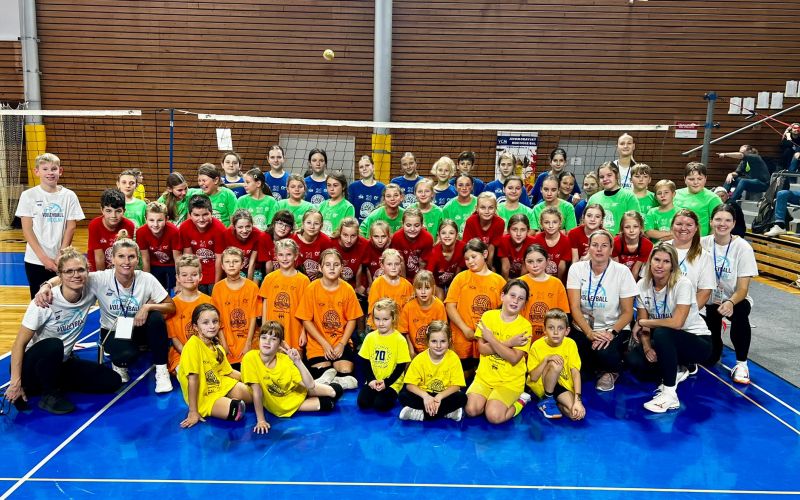Kvalifikační turnaj barevného minivolejbalu v Brně – skvělý úspěch našich týmů!