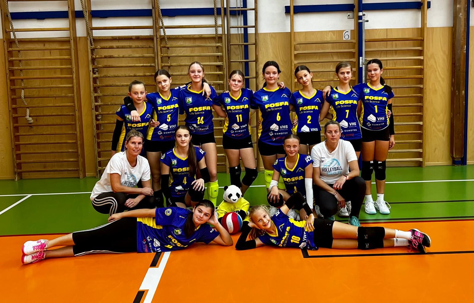 První zkušenost se šestkovým volejbalem pro děvčata z Fosfy Lokomotivy Břeclav🏐