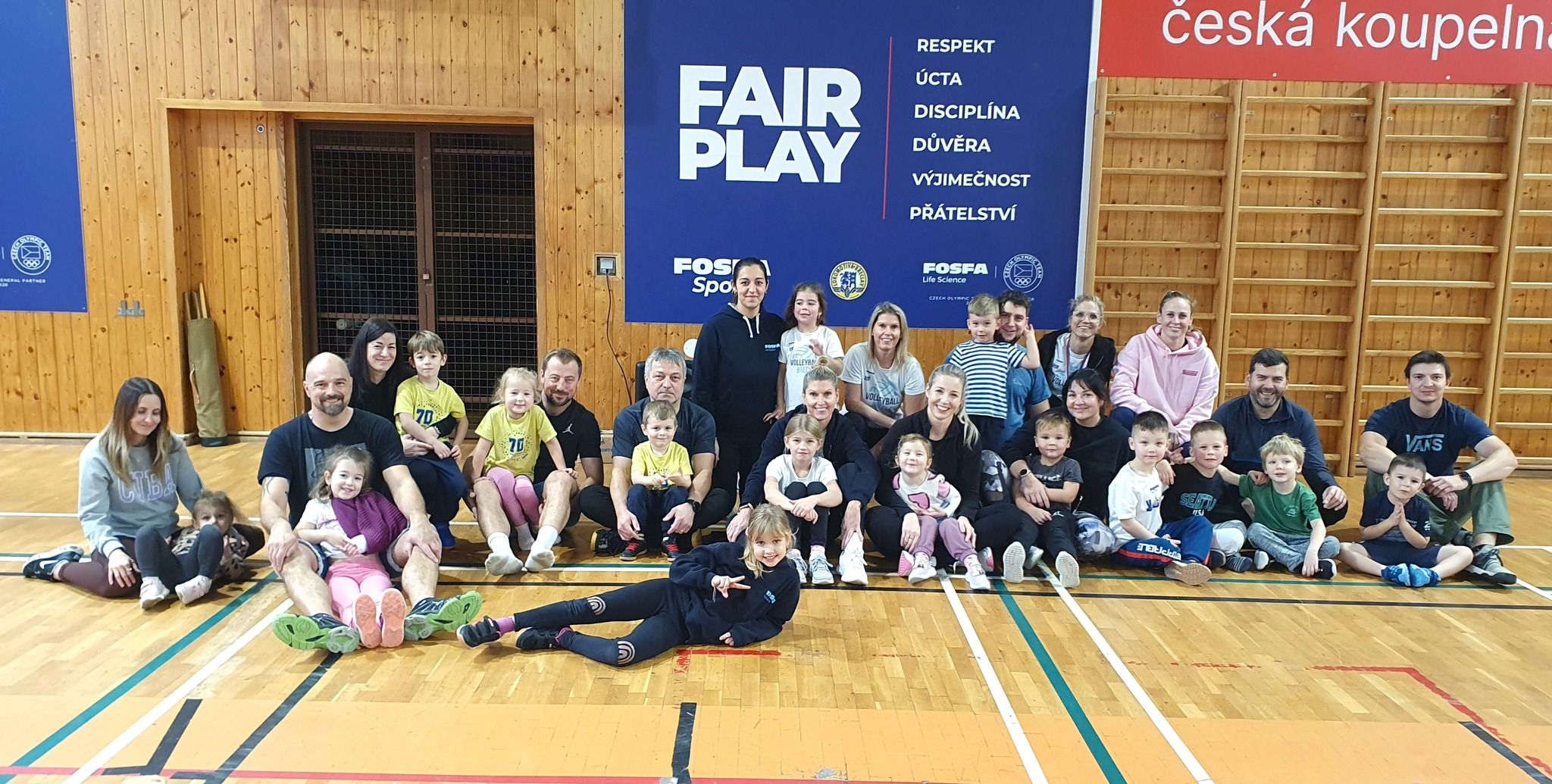 🤾‍♀️🤾Listopadové VOLEJHRÁTKY pobavily malé i velké 🤼‍♀️