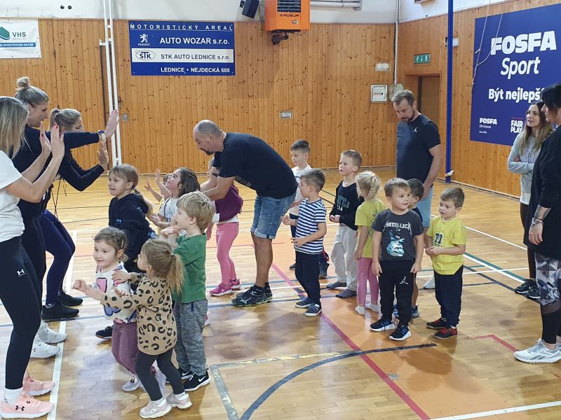 🤾‍♀️🤾Listopadové VOLEJHRÁTKY pobavily malé i velké 🤼‍♀️