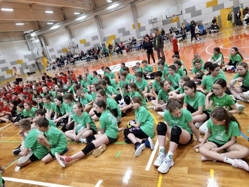 🏐 Minivolejbal v Brně přinesl medaile i bojovné výkony