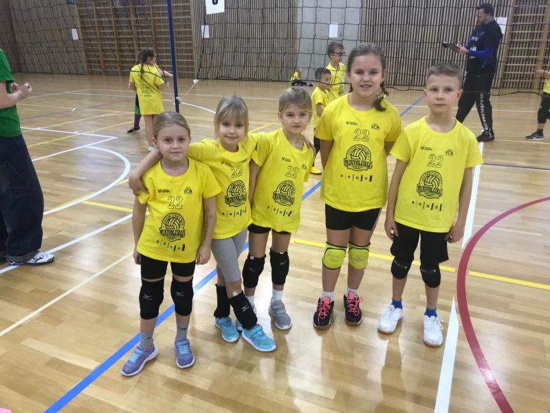 Přípravka bojovala na krajském turnaji v barevném minivolejbale