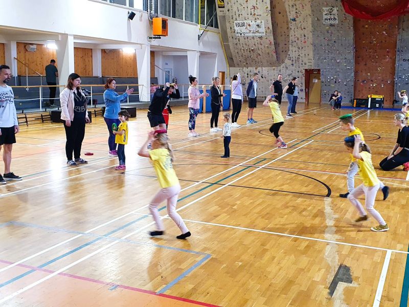 První březnové VOLEJHRÁTKY s novou překážkovou dráhou bavily