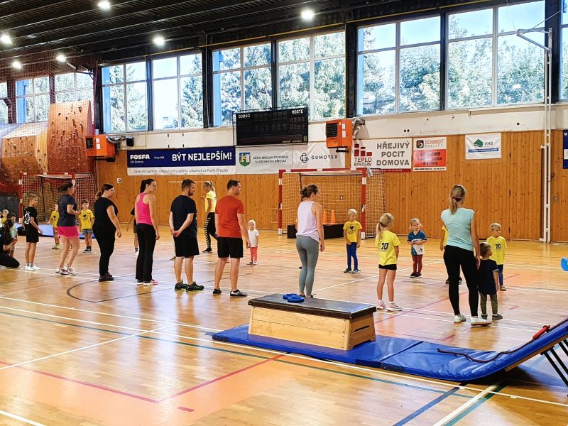 🤸 S novou volejbalovou sezónou opět rozbíháme také populární „VOLEJHRÁTKY“. 🤾‍♀