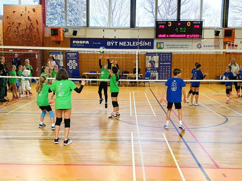 Turnaj Jihomoravského barevného minivolejbalu v Břeclavi se konal pod záštitou společnosti FOSFA