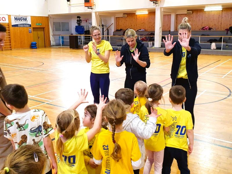 Únorové „VOLEJHRÁTKY“ byly hravé, zábavné i soutěživé.