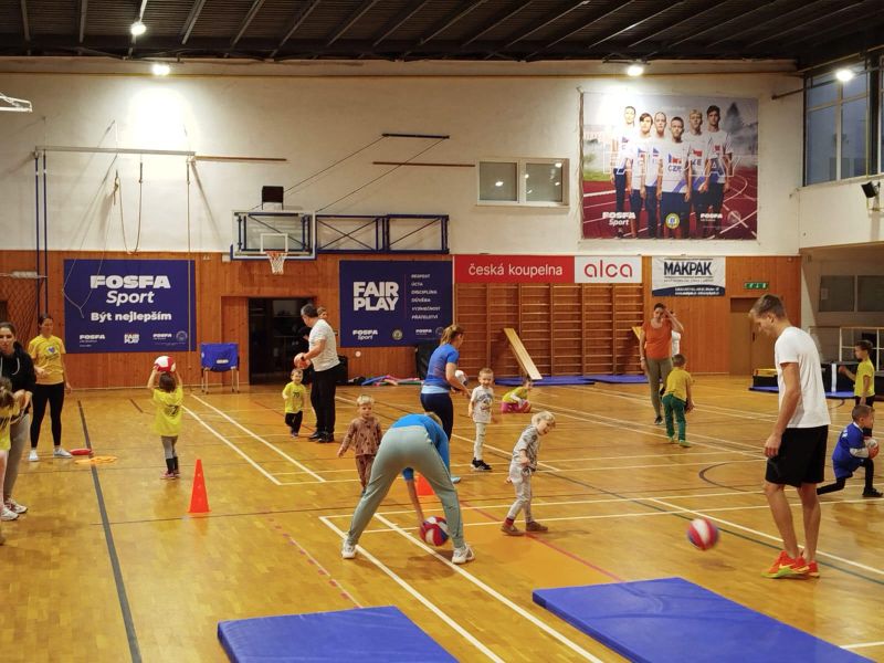 🤸‍♀️ Druhé listopadové „VOLEJHRÁTKY“ pobavily malé i ty velké 🤾‍♀️