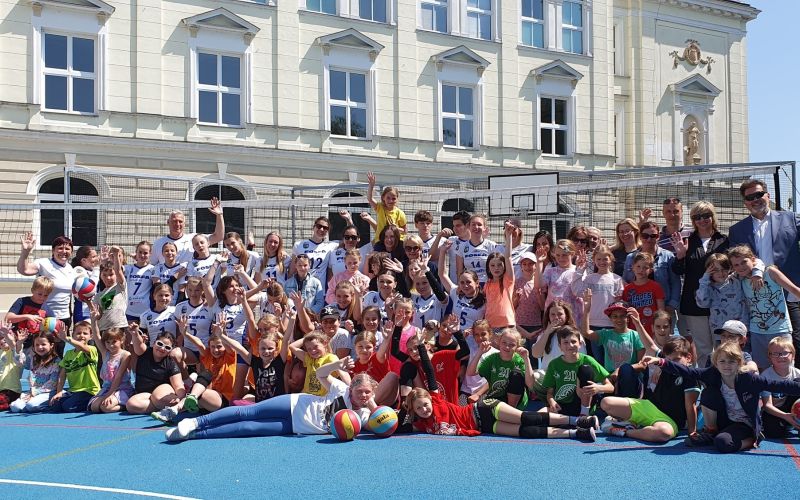 Krásné nové hřiště a příjemní hostitelé 😀