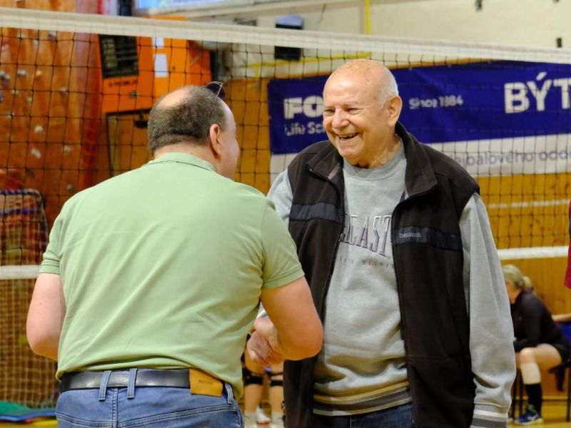 🏴 Ženy Lokomotivy se rozloučily s panem Miloslavem Tesařem 🏴