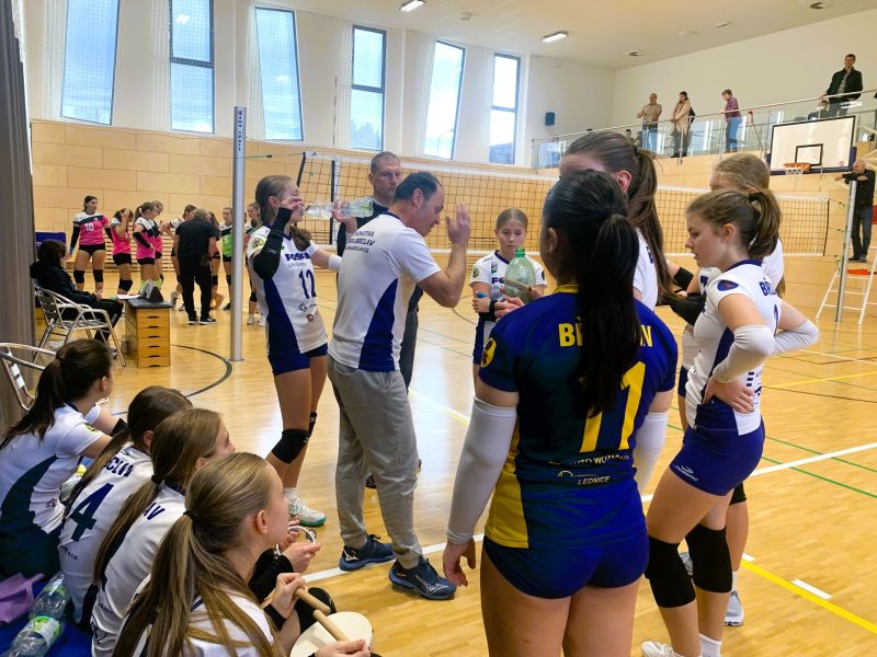 Žákyně Lokomotivy vyhrály svou skupinu na turnaji Českého poháru.