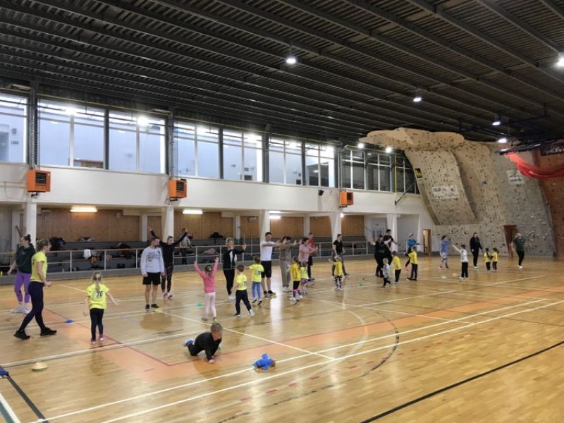 Únorové „VOLEJHRÁTKY“ byly hravé, zábavné i soutěživé.