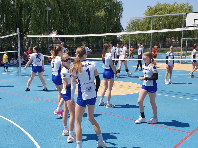 Krásné nové hřiště a příjemní hostitelé 😀