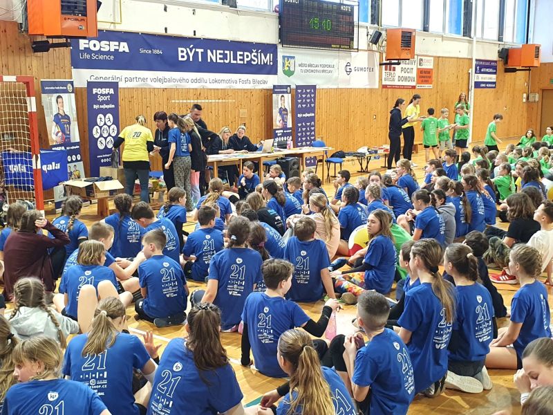 Turnaj Jihomoravského barevného minivolejbalu v Břeclavi se konal pod záštitou společnosti FOSFA